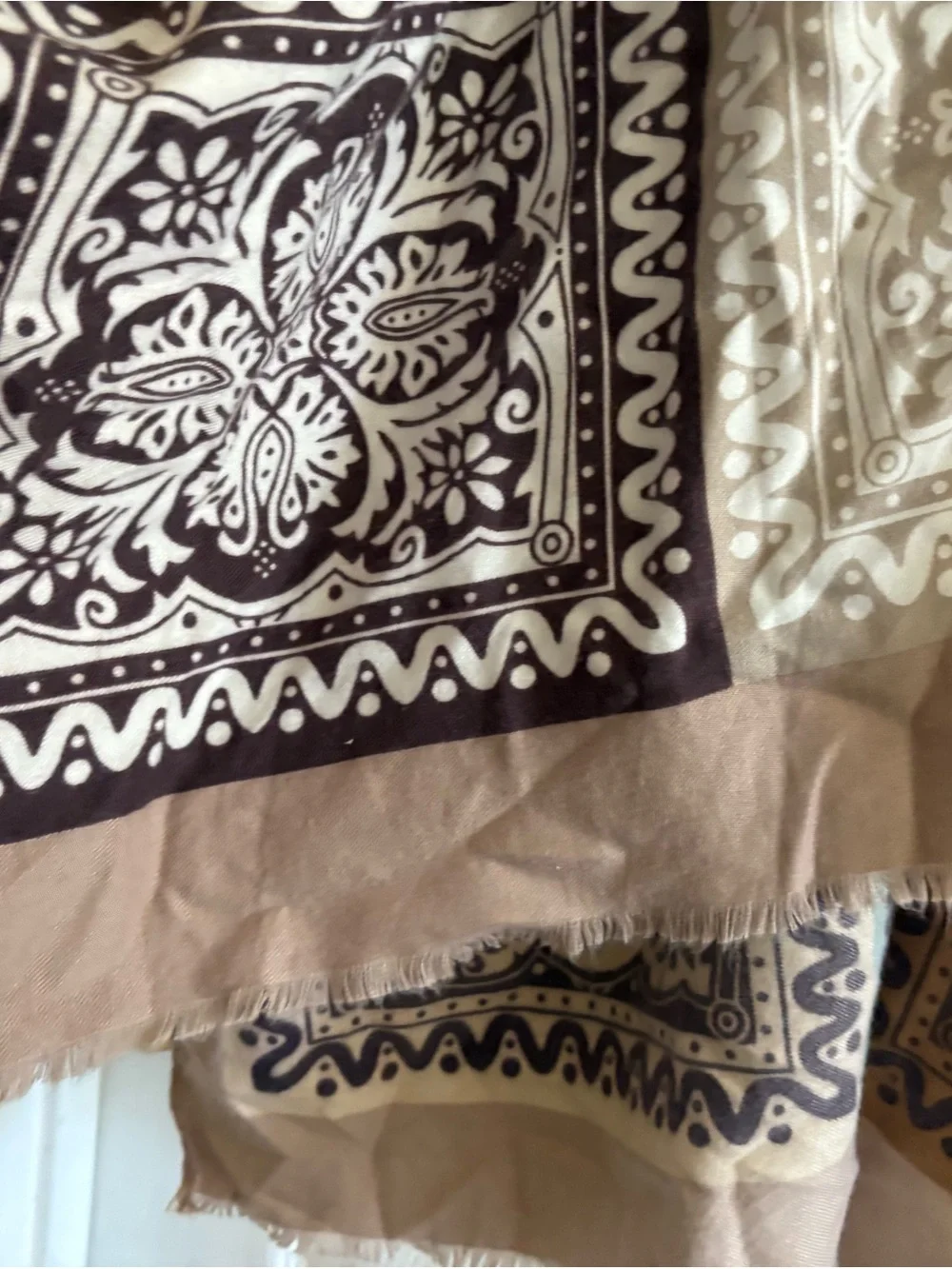 Do everything in love Multicolor Bandana-Print Kimono — Neutral & Purple Accents
